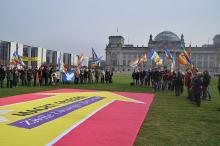 Banneraktion vor dem Reichstag